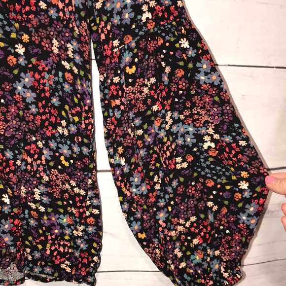 ☀️ 3 / $15 Sale ☀️ Mossimo flow top - Picture 3 of 8